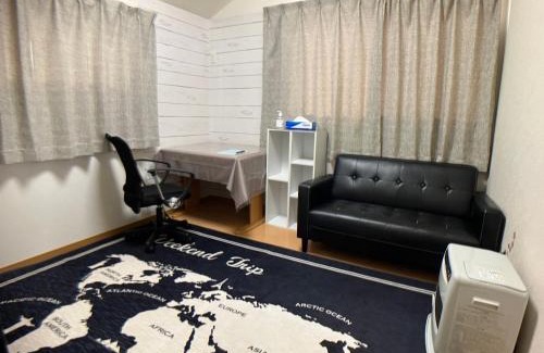 Narashino House | Close to Tokyo Disneyland and 2 minute away from Makuhari Messe and 24 Hours public transport 東京ディズニーランド近辺 幕張メッセまで2分 公共交通機関は24時間毎日利用可能