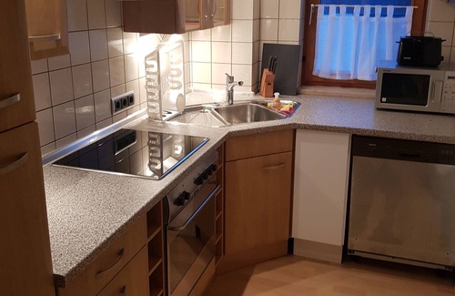 Veitsbronn Apartment | Close to town and yet rural - room up to 7 people on 84 sqm