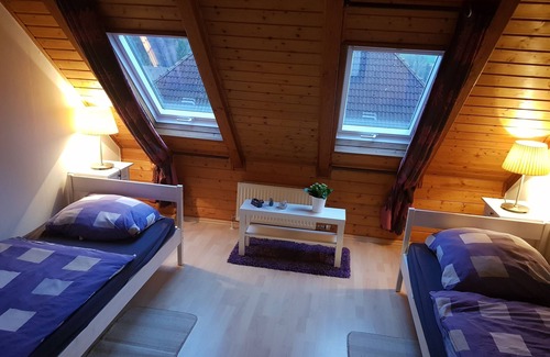 Veitsbronn Apartment | Close to town and yet rural - room up to 7 people on 84 sqm