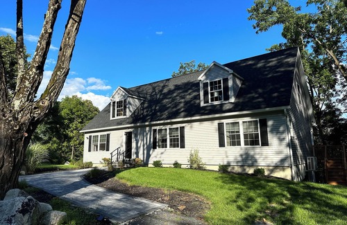 New Paltz House | Close to Town, Climbing, Biking and Skiing - Spacious House Great for Getaways