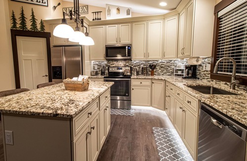 Leavenworth House | Close to town! Enchantment Mtn Views! Private hot tub!