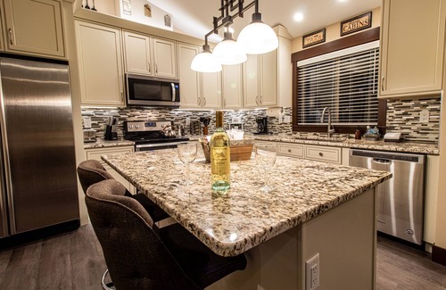 Leavenworth House | Close to town! Enchantment Mtn Views! Private hot tub!