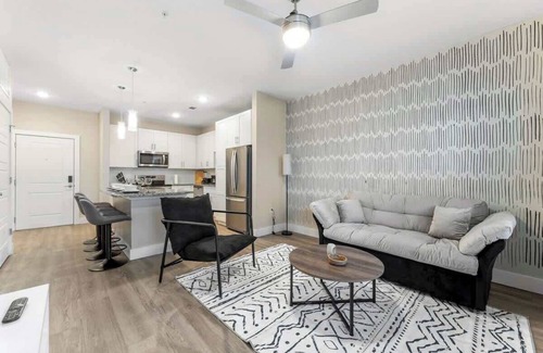 Southeast Orlando Apartment | Close to Universal King Suite, Pet-Friendly Stay