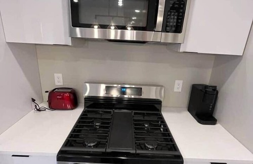 University City Apartment | Close to Wells Fargo on Broad St #2