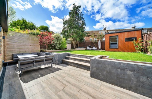 Roehampton House | Close to Wimbledon, for up to four guests