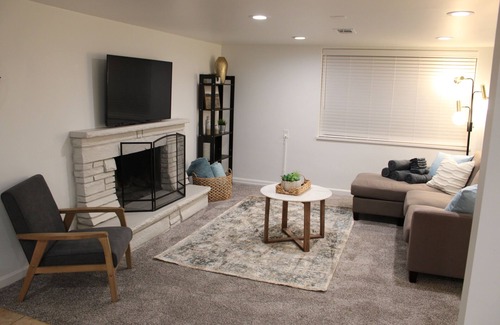 Salt Lake City Apartment | Close to world class ski resorts! Located in a cozy Holladay neighborhood.
