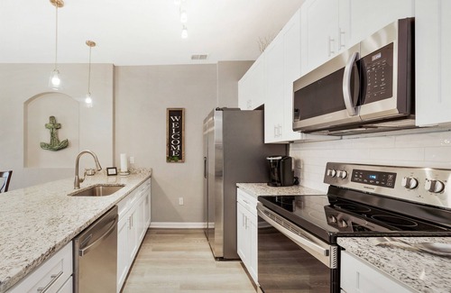 Crestwynd Bay Condo | Close2Mickey! Resort amenities with the comforts of home!