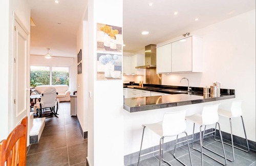 Carib Playa Cottage | Closer to the sea & you'd be in it - 3 BED House