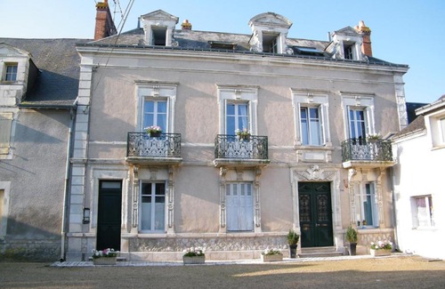 Savigne-sur-Lathan Bed & Breakfast | Closerie La Fontaine