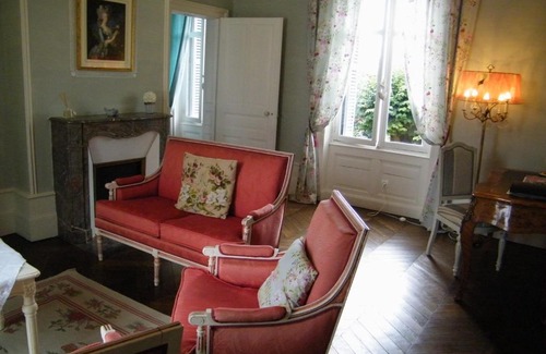 Savigne-sur-Lathan Bed & Breakfast | Closerie La Fontaine