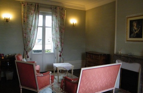 Savigne-sur-Lathan Bed & Breakfast | Closerie La Fontaine