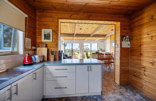 Yanakie Cottage | Closest accommodation to Wilsons Promontory National Park 500m from the entrance