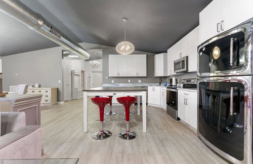 Historic Edgefield House | Closest to Stadium in Nashville! 5 min 2 Downtown