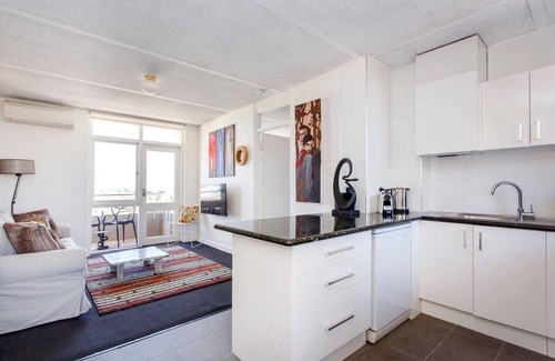 Fremantle Apartment | Cloud 9 : Best views in Fremantle. Cosy central base.