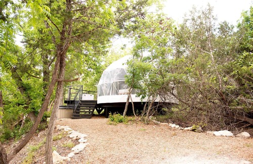 Fredericksburg RV Rental | Cloud Dome W/Private Hot Tub and Outdoor Shower!
