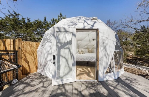 Fredericksburg RV Rental | Cloud Dome W/Private Hot Tub and Outdoor Shower!