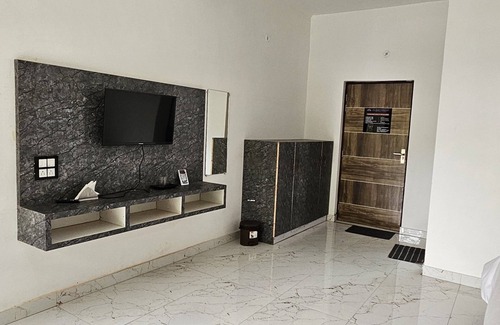 Lansdowne Hotel | Cloud Forest