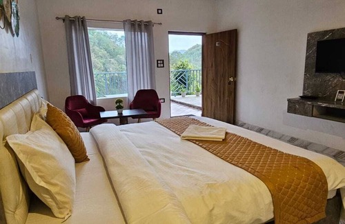 Lansdowne Hotel | Cloud Forest