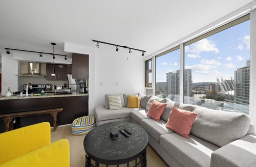 Crosstown Condo | Cloud Twenty Nine