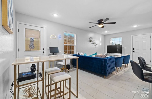 Fayetteville House | Cloud9✨ 5 mins to DT, Dickson, UofA! Sleeps 7️⃣❗️