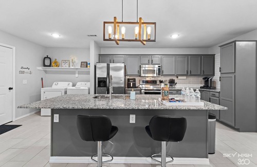 Fayetteville House | Cloud9✨ 5 mins to DT, Dickson, UofA! Sleeps 7️⃣❗️
