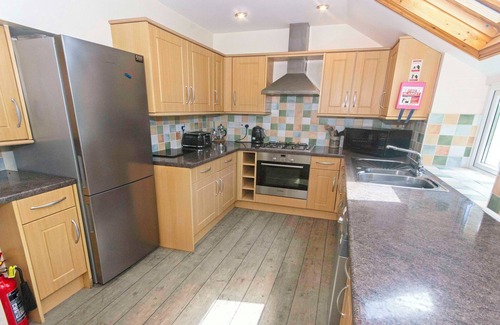 Braunton Cottage | Cloudbreak Braunton 4 Bedroom, Sleeps 8, Dog Friendly
