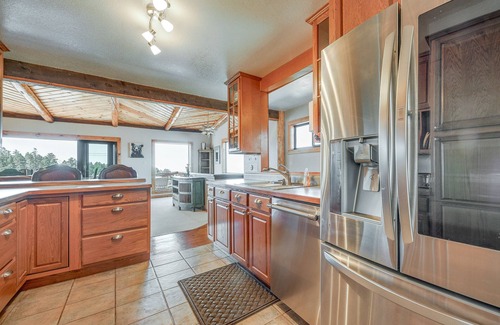 Cloudcroft Cabin | Cloudcroft Cabin w/View ~ 4 Mi to Ski Cloudcroft!