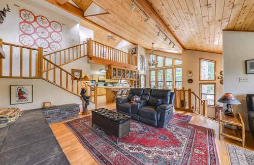 Cloudcroft House | Cloudcroft Mtn Home w/Patio, Walk to Golf Course!