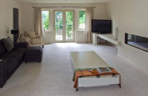 Almondbury House | Clouds Hill