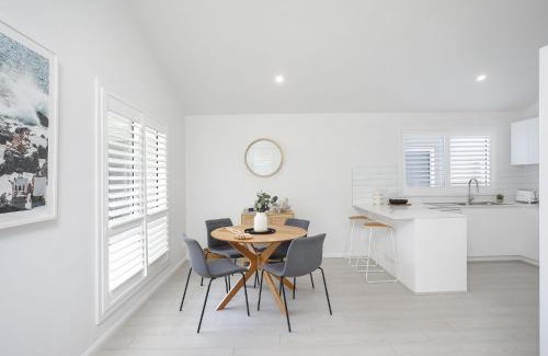 St. Georges Basin House | Clovelly - Book 3 nights, pay for 2!