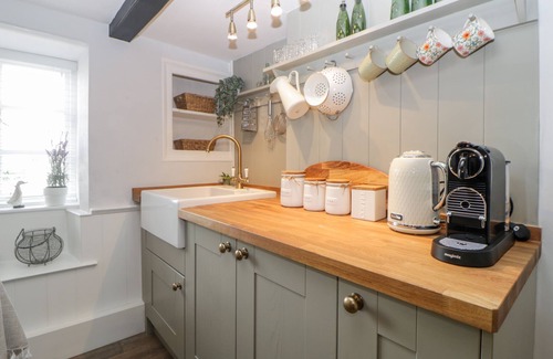 Turnchapel Cottage | CLOVER COTTAGE, pet friendly, character holiday cottage in Hooe