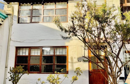 La Floresta Apartment | Clover House - Duplex Suite in the Cultural Heart of Quito