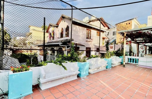 La Floresta Apartment | Clover House - Duplex Suite in the Cultural Heart of Quito