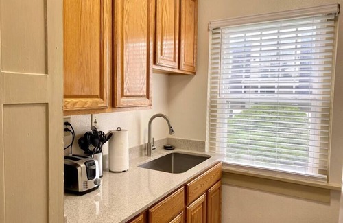 Midtown Apartment | [CLR 11] Midtown OKC New studio