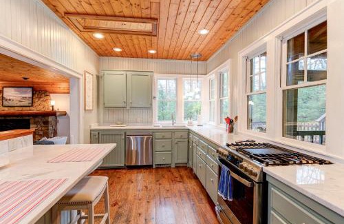 Sapphire House | Club Amenities - Fitness - Hot Tub - Mini Golf - Family Fun
