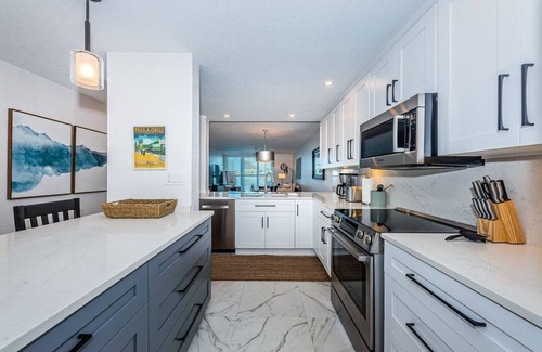 St. Petersburg Condo | Club Bahia 'Paradise is Just one Beach Away'