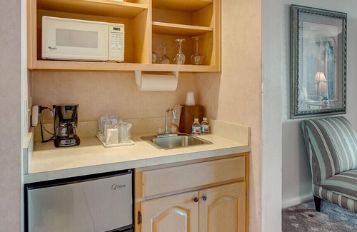 Orange Park Bed & Breakfast | Club Continental