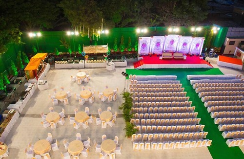 Chembur East Hotel | Club Emerald