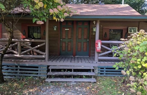 South Kent House | Club Getaway Pine Grove 1