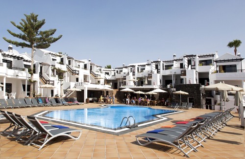 Puerto del Carmen Apartment | Club Oceano - 1 Bedroom Apartments on a Small Friendly Complex with Heated Pool