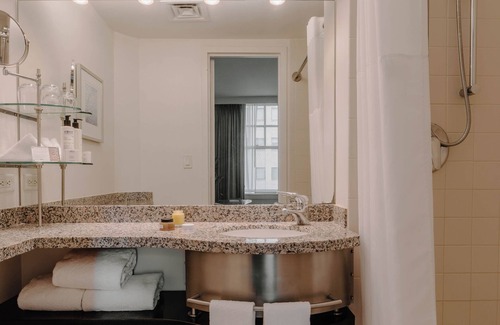 Downtown Houston Hotel | Club Quarters Hotel Downtown, Houston