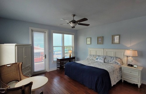 Salt Pond Cabin | Club Room 3 - Sunset Views Long Island Harbour Club