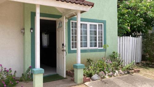 Mona House | Club Townhouse