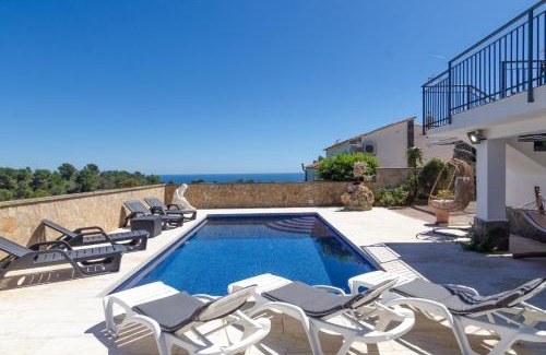 Canyelles Villa | Club Villamar - Hestia