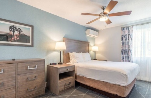 Anaheim Resort House | Club Wyndham Dolphin's Cove- 1 Bedroom Suite