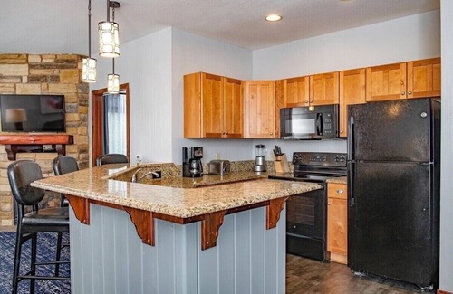 Wisconsin Dells Condo | Club Wyndham Glacier Canyon One Bedroom Condo