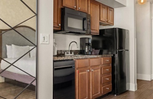 Central Business District Hotel | Club Wyndham La Belle Maison 1BRD