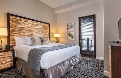 Park City Resort | Club Wyndham Park City 4 Bdm/4 Ba Presidential, gondola at site. 3/30/24-4/6/24