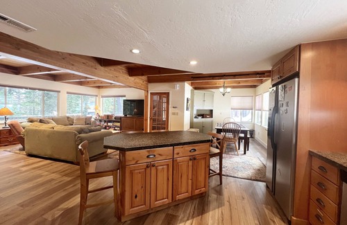 Tahoe City House | Clubhouse - 4 bedroom, 3 bath - hot tub, quiet location