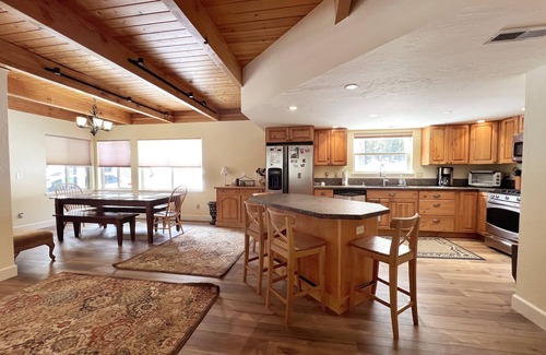 Tahoe City House | Clubhouse - 4 bedroom, 3 bath - hot tub, quiet location